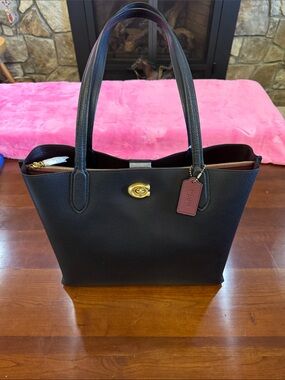 NWT Coach Willow Turnlock Large Carry-all/Tote Black Pebbled Leather Never Used